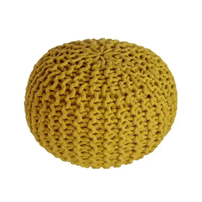 Puf infantil em algodão tricotado à mão para exterior.