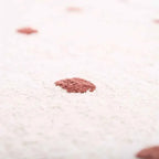 Alfombra infantil con lunares y fondo natural 100x150
