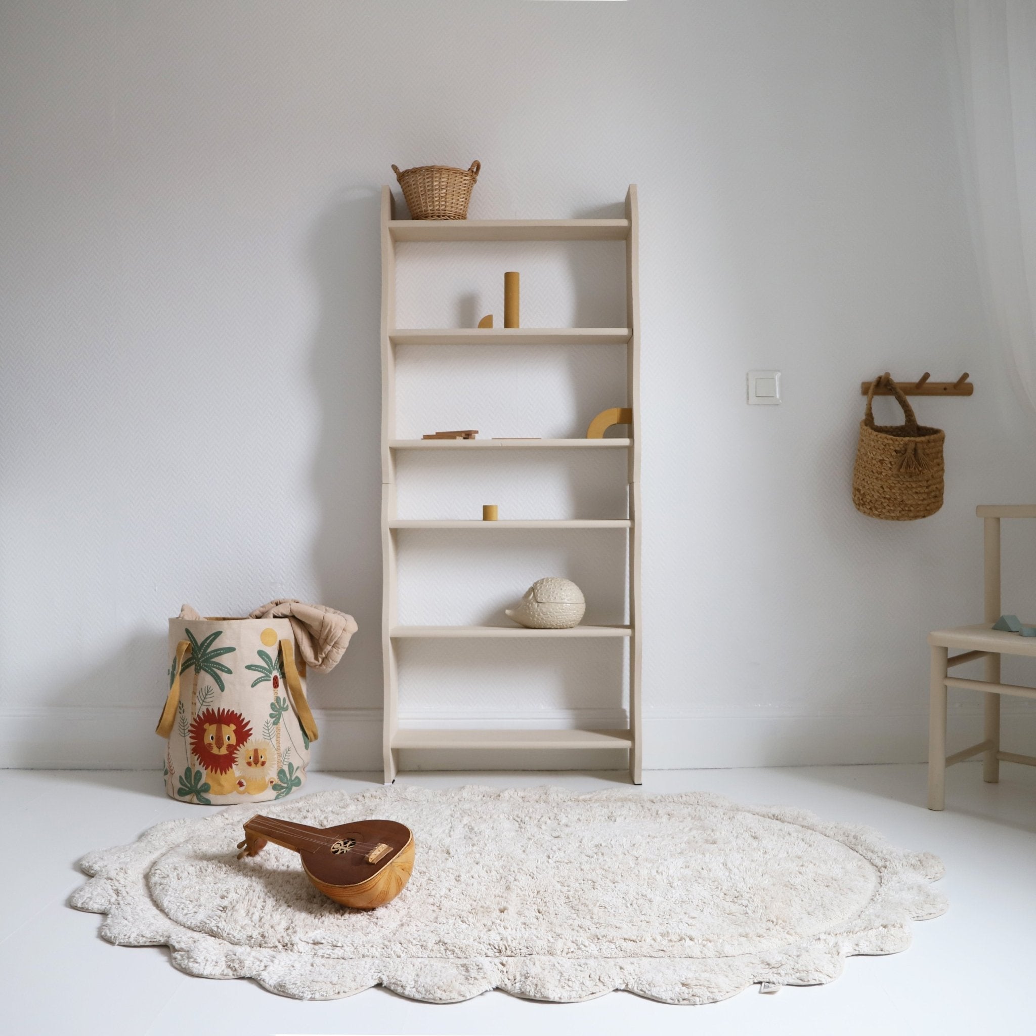 Alfombra infantil ovalada MARISA color crudo con borde en ondas 100x150cmCotonHome & Garden > Decor > Rugs