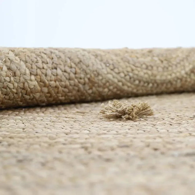 Alfombra de jute con pompones SISKA 140cmJuteHome & Garden > Decor > Rugs