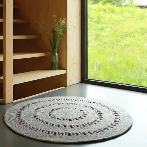 Handmade wool round rug | grey size S