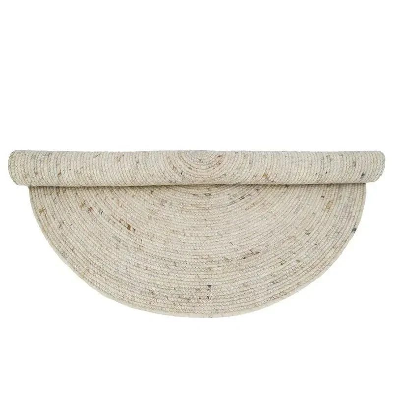 Round rug made of soft, natural wool | handmade