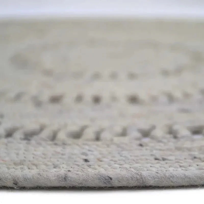 Handmade round virgin wool rug | grey
