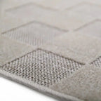 Kids' checkered rug in sand color