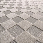 Kids' checkered rug in sand color
