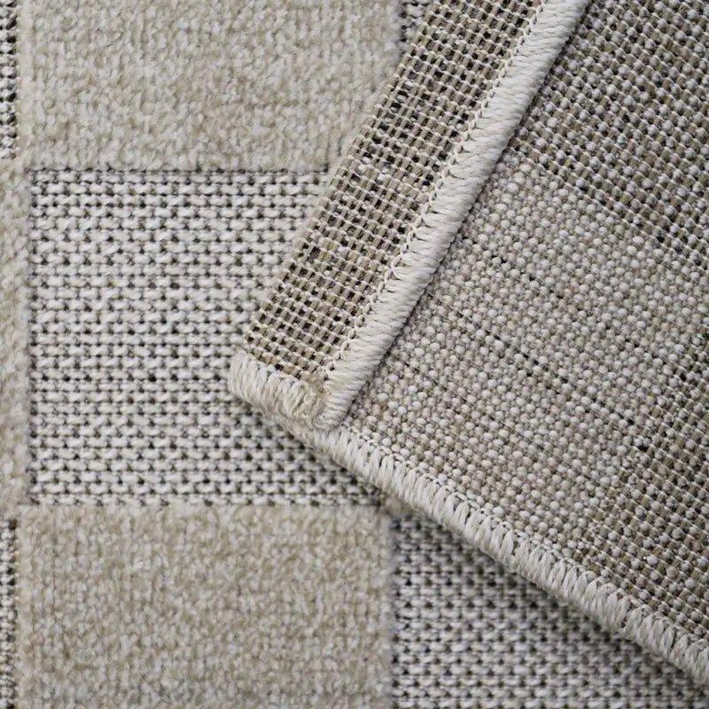 Kids' checkered rug in sand color
