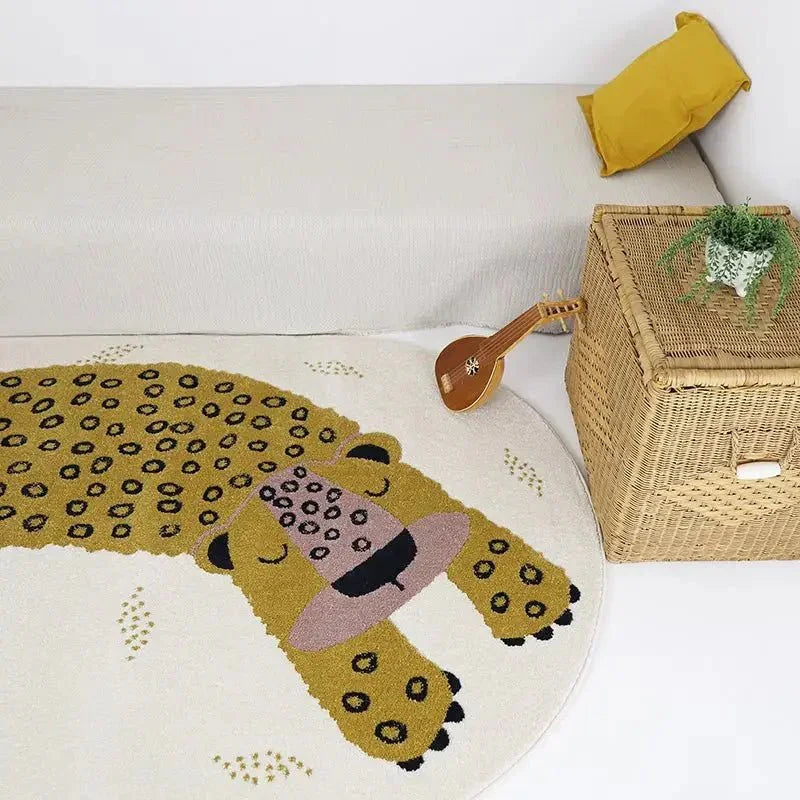 Oval children's rug with leopard design | honey