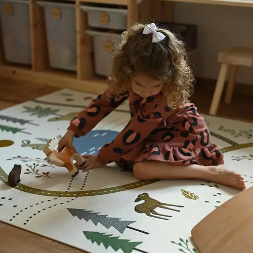 Alfombra infantil con diseño forestal interior y exterior