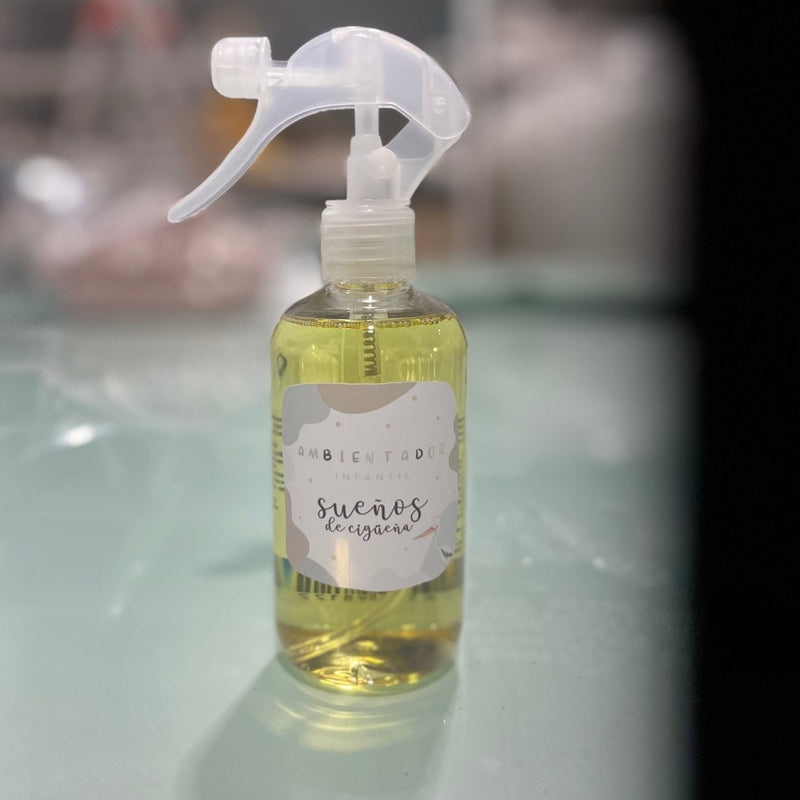 Fragancia Ambientador 250ML Infantil Sueños de Cigueña con Fragancia Suave de BebéAmbientador InfantilHome & Garden > Decor > Home Fragrances > Air Fresheners