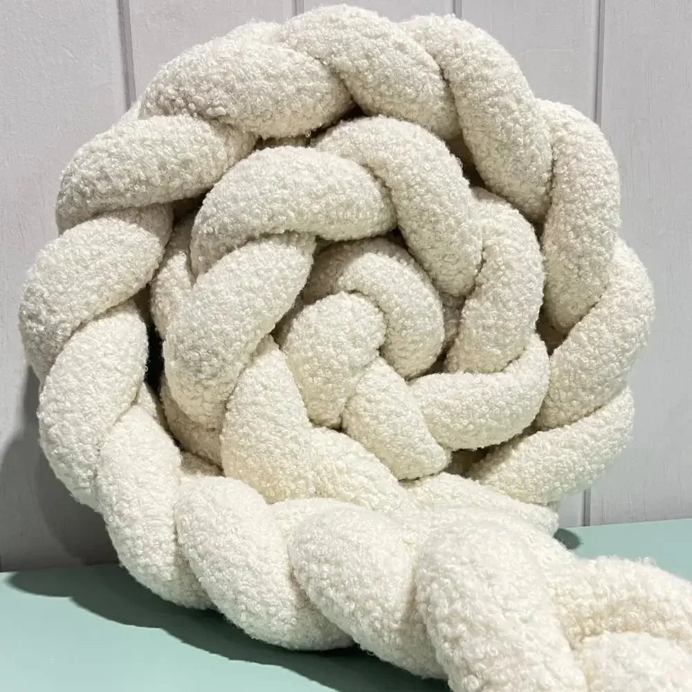 White bouclé crib and bed protection braid 200cm