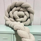 Trenza protector de cuna 200cm en boucle | Suave y segura