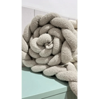 Trenza protector de cuna 200cm en boucle | Suave y segura