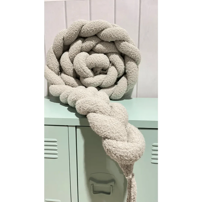 Trenza Protector de Cuna 200cm BOUCLE STONEFurniture > Baby & Toddler Furniture > Crib & Toddler Bed Accessories > Crib Bumpers & Liners > Padded Crib Bumpers