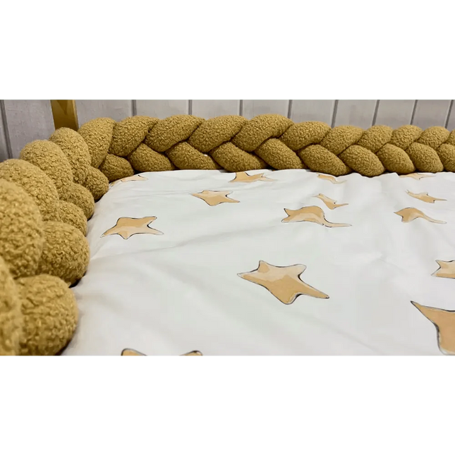 Trenza Protector de Cuna 200cm BOUCLE TOFFEEFurniture > Baby & Toddler Furniture > Crib & Toddler Bed Accessories > Crib Bumpers & Liners > Padded Crib Bumpers