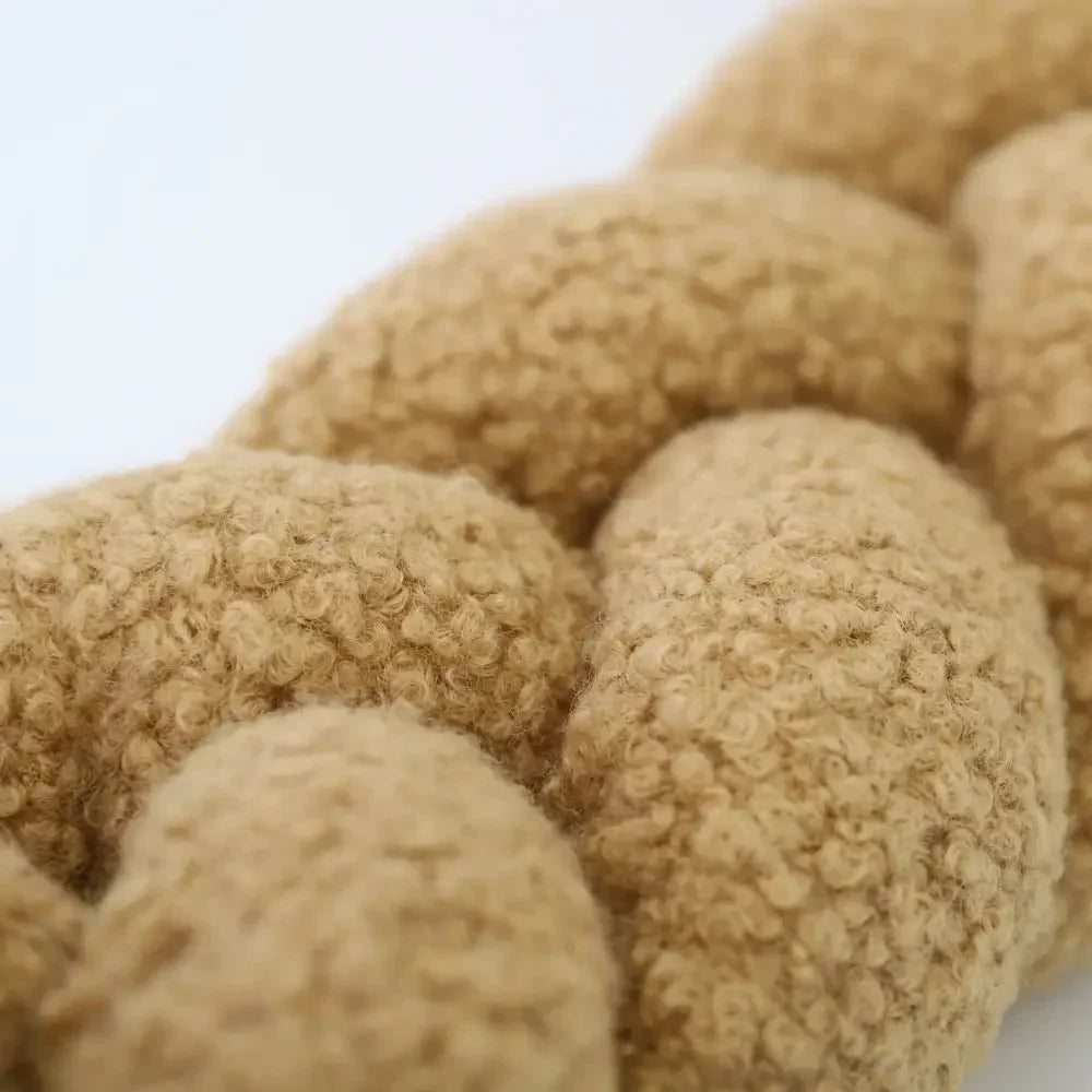Protetor de berço entrançado Toffee de 200 cm, ideal para bebés.