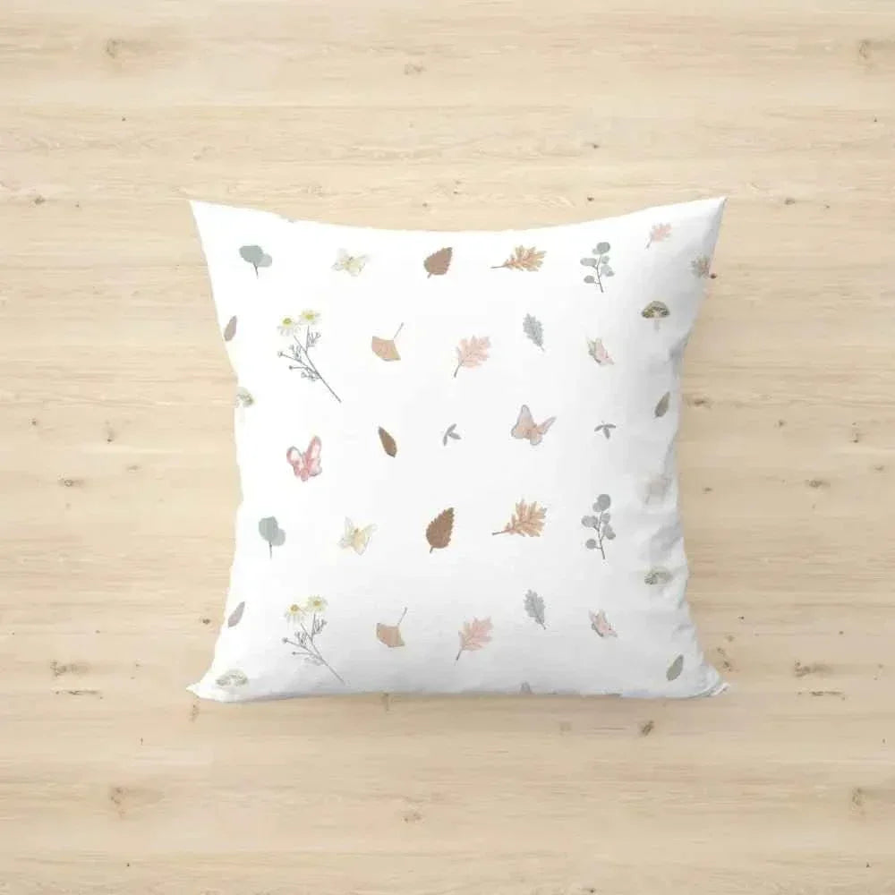 Almofada artesanal 40x40 com flores para crianças | 100% algodão