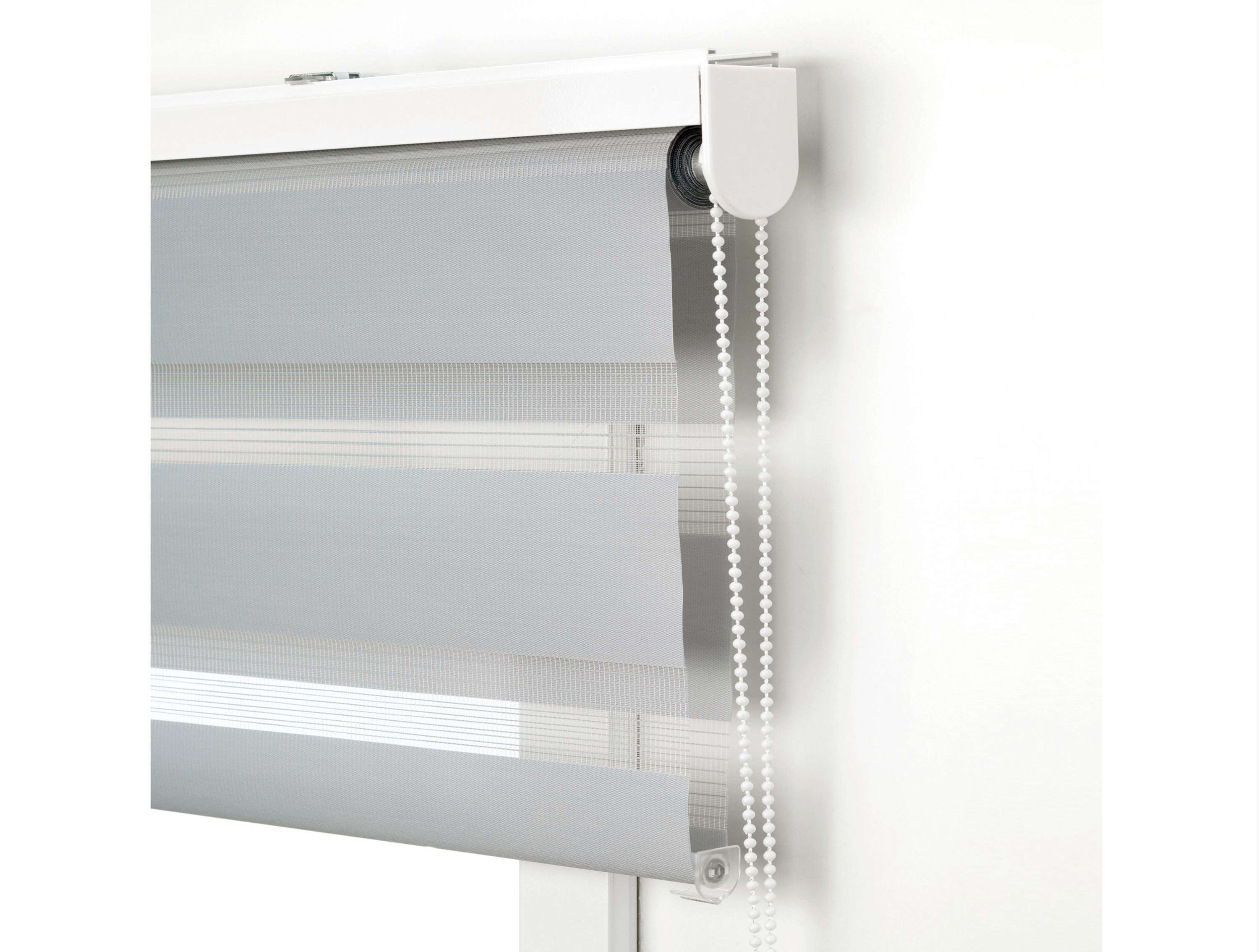 Cortina de rolo 150x180 cinza com proteção UV para sala de estar